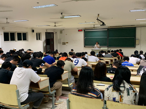 王雯老师指导_副本.jpg 王雯老师指导_副本.jpg