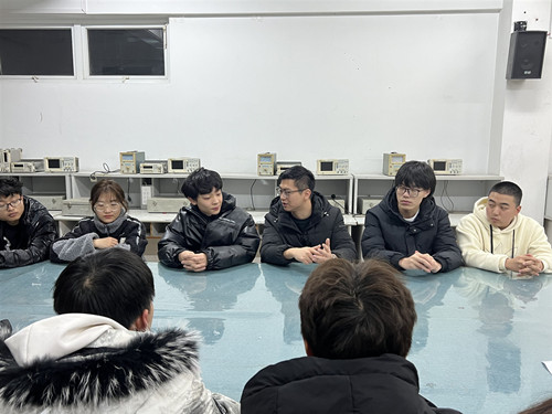 新老生交流会2_副本.jpg
