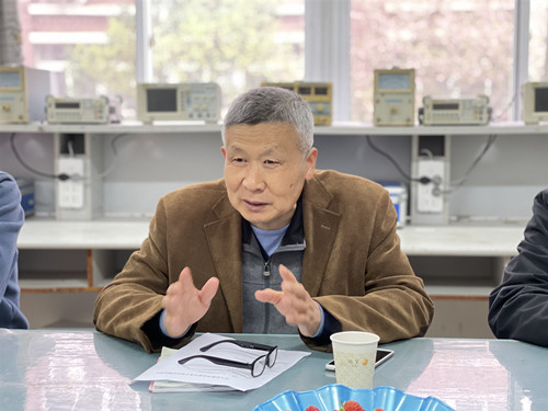 王高山主持会议_副本.jpg
