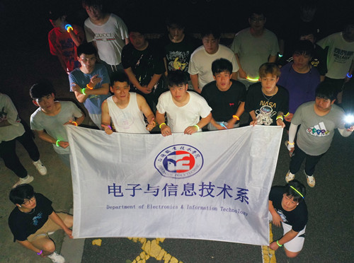 合影_副本.jpg
