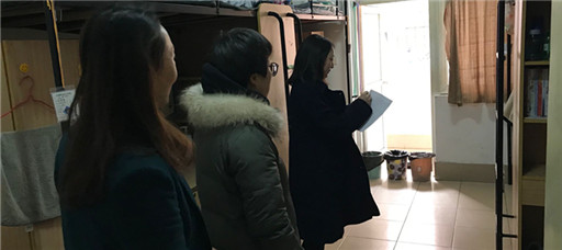 经济与管理系开展学生宿舍卫生大检查