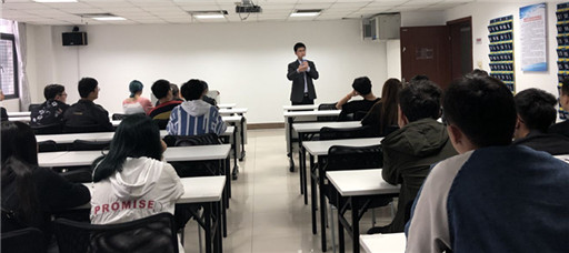 经济与管理系组织学生参观禄口国际机场货运中心