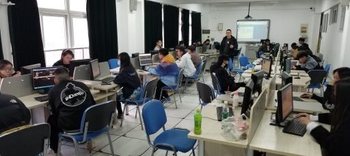 经管系开展“大学生就业形势”主题班会
