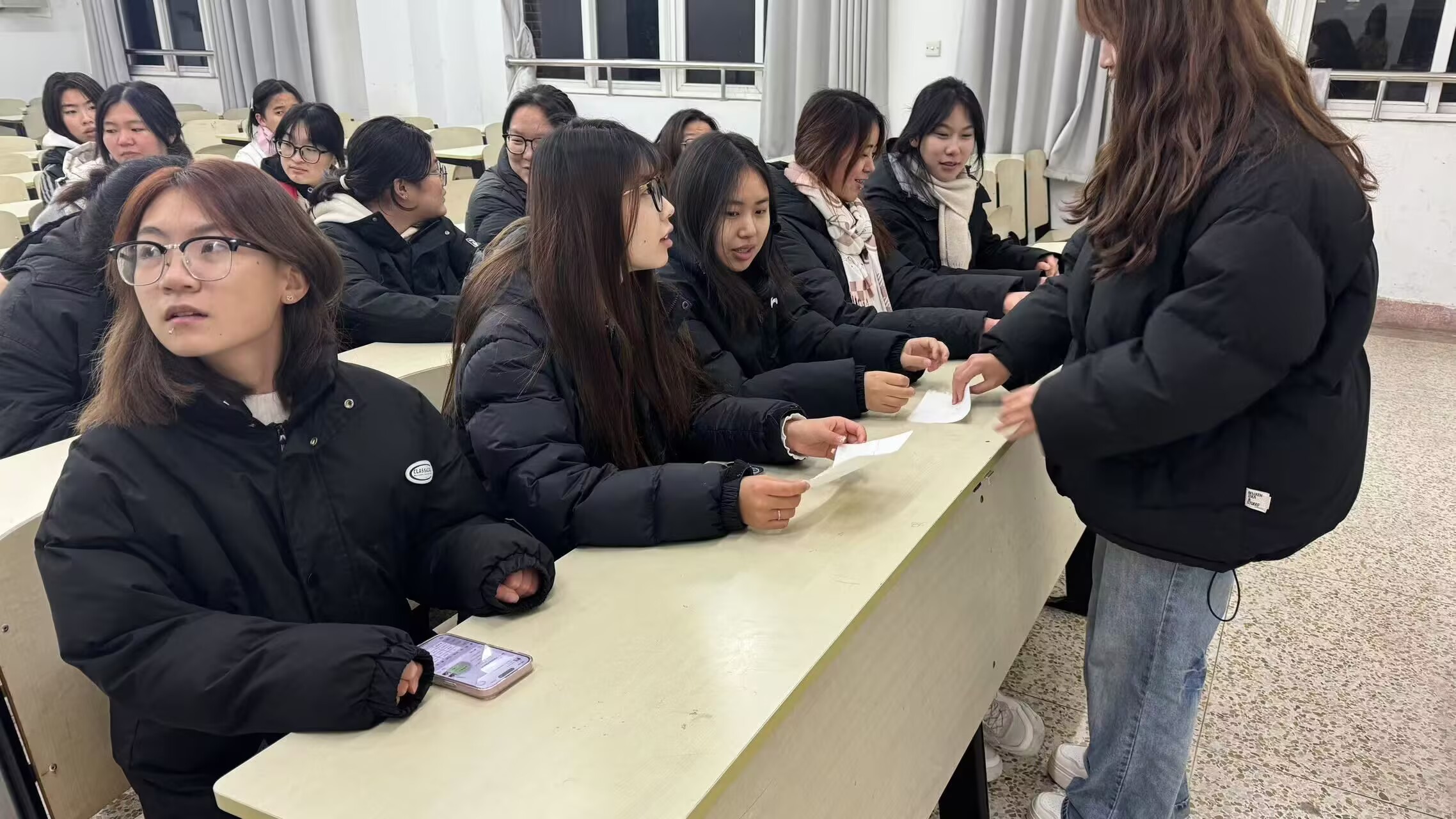经济与管理系开展“心语传声，共筑健康”活动
