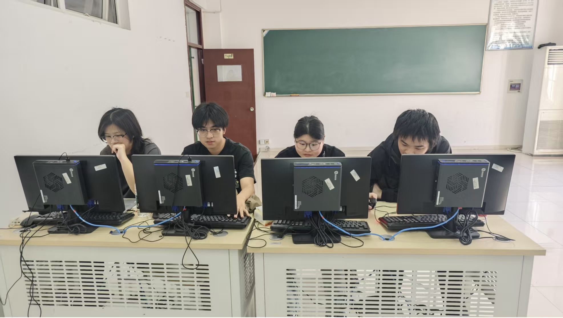 经管系学生热情备赛---江苏省职业院校技能大赛供应链管理赛项