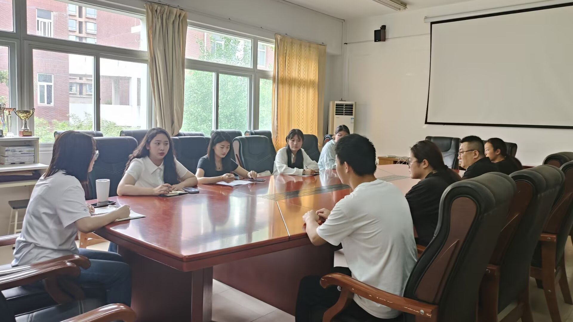 经济与管理系召开学社衔接工作布置会，筑牢团组织建设根基