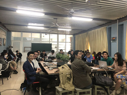 原力公司老师介绍行业发展情况.jpg