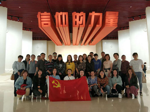 大合影.jpg 大合影.jpg