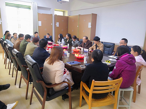 系主任詹勇虎主持会议_副本.jpg