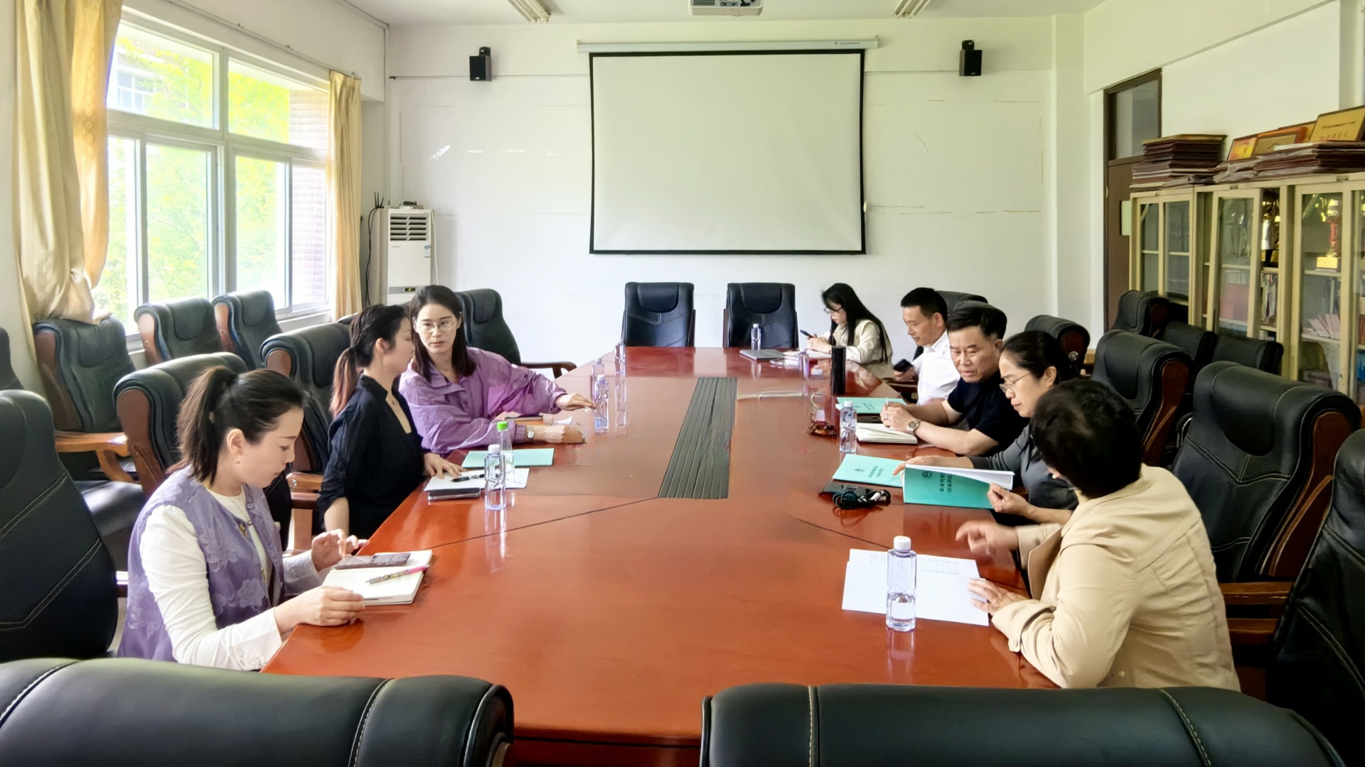 欧冠顺利通过互联网营销师的等级认定评估工作
